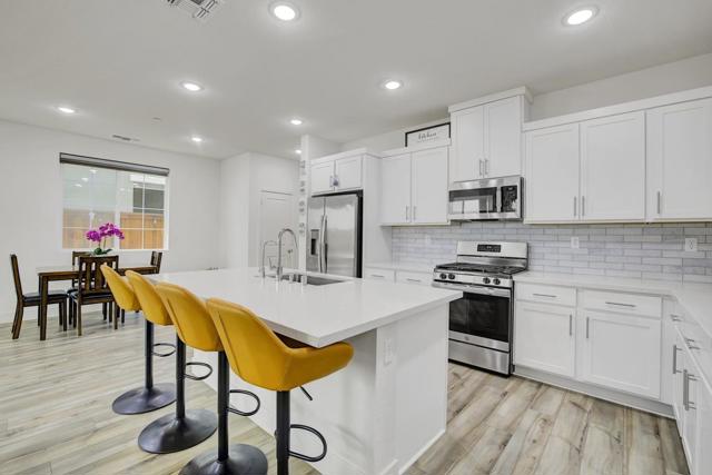 5938 Lenin Priego Street, Tracy CA: https://media.crmls.org/mediaz/9979b395-1df6-4750-be3e-8c8988f849b7.jpg