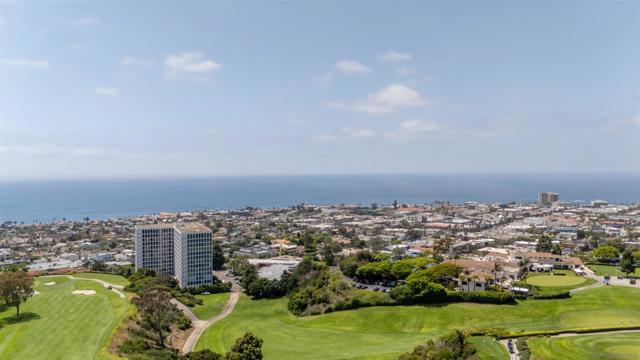 1000 Genter St, La Jolla CA: https://media.crmls.org/mediaz/9979f7a2-8ad0-48be-9b6f-3ea84d28a878.jpg