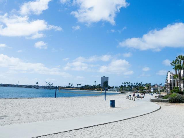 Detail Gallery Image 20 of 22 For 1225 Pacific Beach Dr Dr 1e,  San Diego,  CA 92109 - 2 Beds | 2 Baths