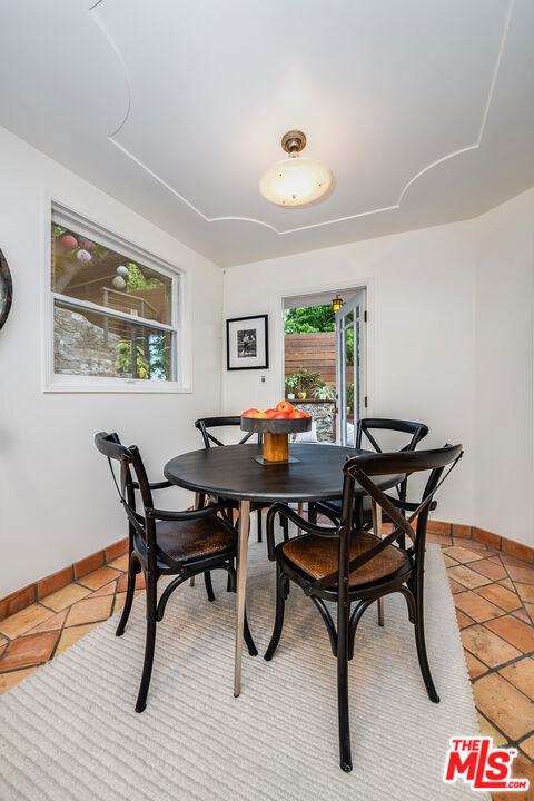 2620 Rutherford Drive, Los Angeles CA: https://media.crmls.org/mediaz/997a686c-ae92-4df8-966f-5ce5bd8452ca.jpg