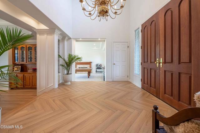 11300 Highridge Court, Camarillo CA: https://media.crmls.org/mediaz/997b36c0-c6d0-46b1-96b1-8580c9819129.jpg