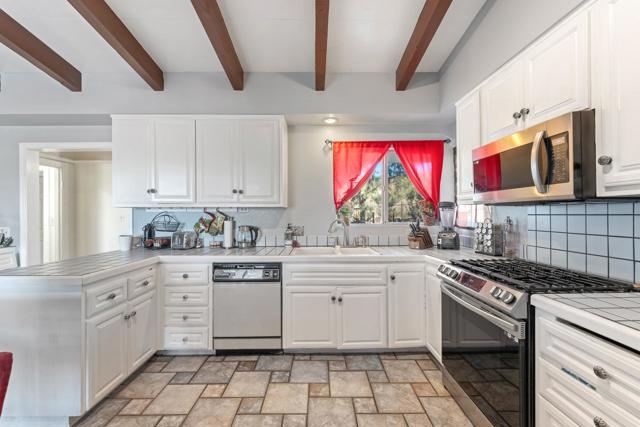 75760 Skyline Drive, Desert Hot Springs CA: https://media.crmls.org/mediaz/997c27a8-5772-4e8c-9123-e0aafcea12d7.jpg