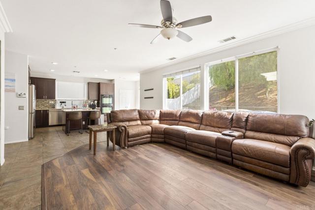 Detail Gallery Image 8 of 30 For 814 Sierra Verde, Vista,  CA 92084 - 4 Beds | 2/1 Baths