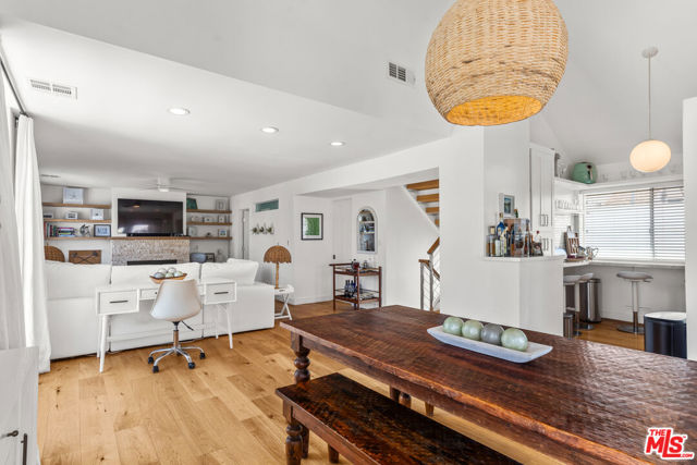 3501 Esplanade, Marina del Rey CA: https://media.crmls.org/mediaz/997d4ab2-dc4a-4aa7-b640-2ce8a8118ac7.jpg