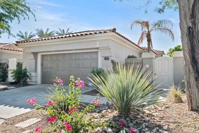 781 Box Canyon Trail, Palm Desert CA: https://media.crmls.org/mediaz/997d86f2-be50-49e3-a16e-7ad93deda0ec.jpg