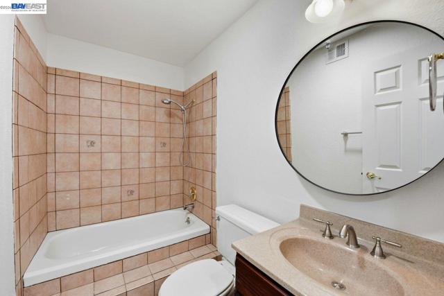 Image 19 of 37 For 1400 Carpentier St  315