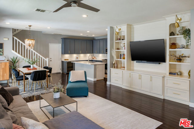 27356 Dearborn Drive, Valencia CA: https://media.crmls.org/mediaz/997e23df-ee44-4e83-96c2-eae86cfa394e.jpg