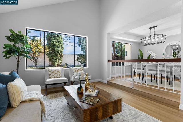 4360 Peregrine Way, Fremont CA: https://media.crmls.org/mediaz/997f1657-3507-402b-9c17-9303f8564782.jpg