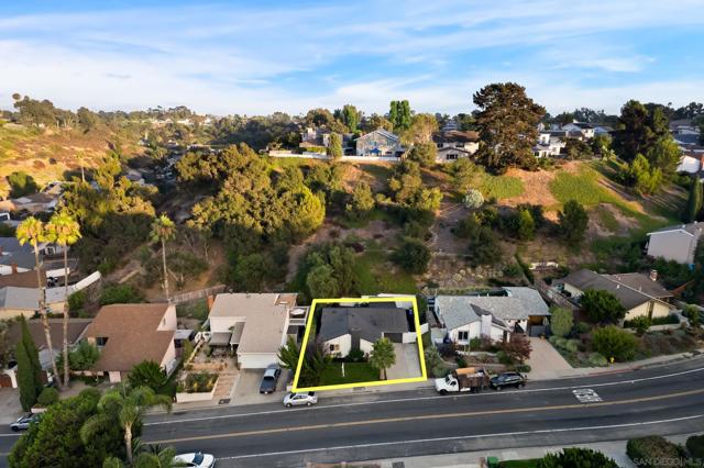 6737 Lipmann St, San Diego CA: https://media.crmls.org/mediaz/997f8e37-7935-425a-bc8c-97860300ed4e.jpg