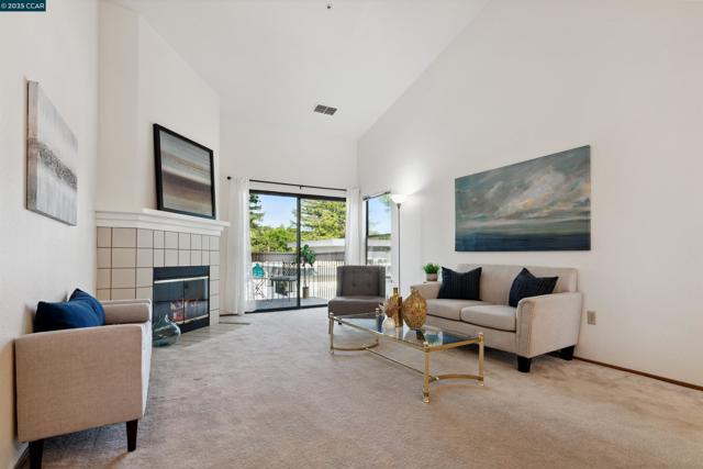 1731 S Villa Way, Walnut Creek CA: https://media.crmls.org/mediaz/9980230f-8830-486f-8278-352b8d10c34d.jpg