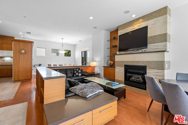 12936 Discovery, Los Angeles CA: https://media.crmls.org/mediaz/99808f67-b29f-4f2f-b5dd-428ed0c2f7dd.jpg