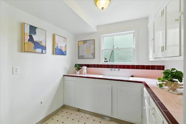 5555 Carlton Street, Oakland CA: https://media.crmls.org/mediaz/9980a34f-a267-4e73-ad24-fad97b731a9b.jpg