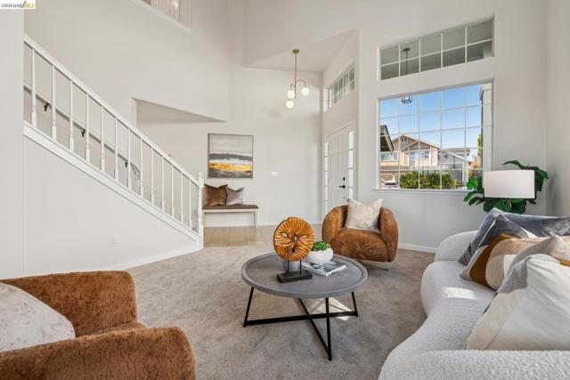 2004 Fries Ct, Martinez CA: https://media.crmls.org/mediaz/9980d44c-345f-4827-ad09-68486e8c3bde.jpg