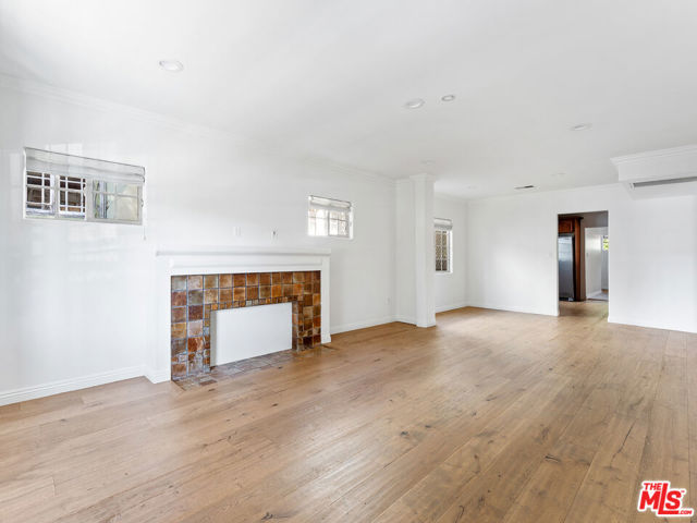 1652 Talmadge Street, Los Angeles CA: https://media.crmls.org/mediaz/9981868b-4596-4a3a-a387-ab567f71cb27.jpg