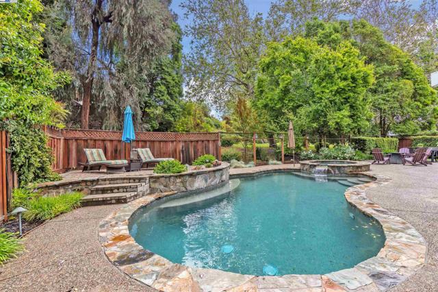 1632 Saint Norbert Dr, Danville CA: https://media.crmls.org/mediaz/99819477-6c8e-491b-8ef2-6aaaa4e159f2.jpg