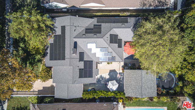 4546 Allott Avenue, Sherman Oaks CA: https://media.crmls.org/mediaz/9981a8c8-eac2-4942-9a27-c33ed74c80c6.jpg