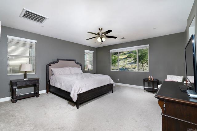 Detail Gallery Image 18 of 37 For 219 Flores Ln, Vista,  CA 92083 - 4 Beds | 2/1 Baths