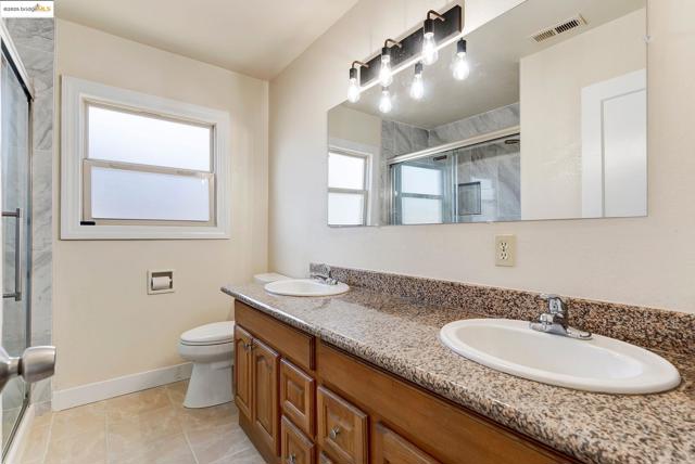 527 42nd Street, Richmond CA: https://media.crmls.org/mediaz/9982839e-8306-4535-9efc-4619ec062efe.jpg