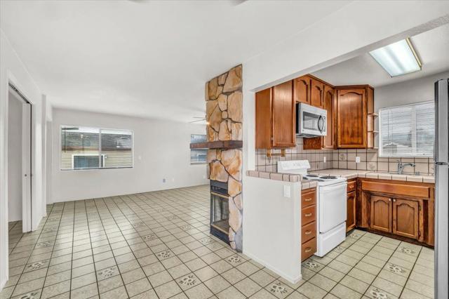 739 W Franklin Street, Monterey CA: https://media.crmls.org/mediaz/9982ec9f-dfb6-4b2e-8860-a4ccf14a9fd1.jpg