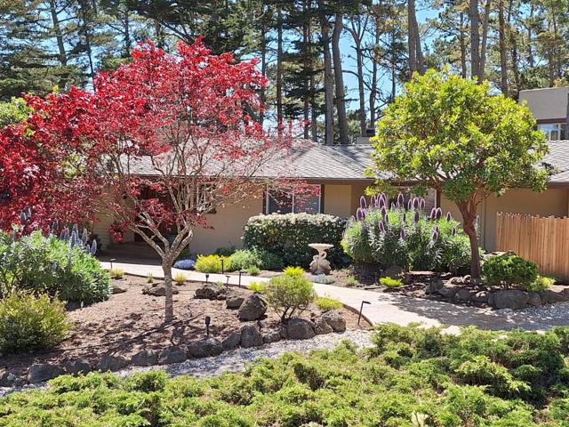 1 Windsor Rise, Monterey CA: https://media.crmls.org/mediaz/9982eca3-3478-4320-8080-20ad7fadca72.jpg