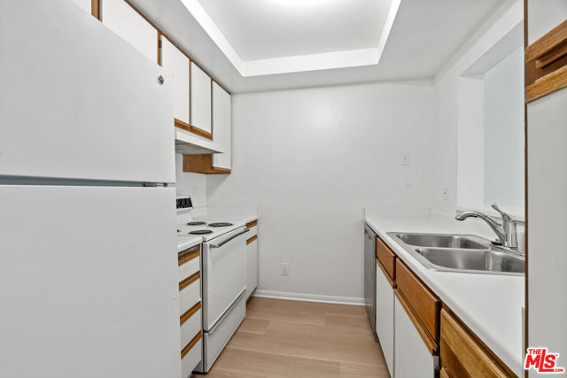 501 Palisades Drive, Pacific Palisades CA: https://media.crmls.org/mediaz/9983ec29-b2a8-4fee-bce7-7f7fb55961b8.jpg