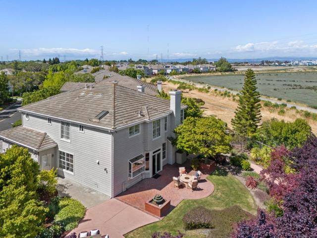 910 Governors Bay Drive, Redwood City CA: https://media.crmls.org/mediaz/99840319-7bcc-4157-8ee4-ebd2497234e0.jpg