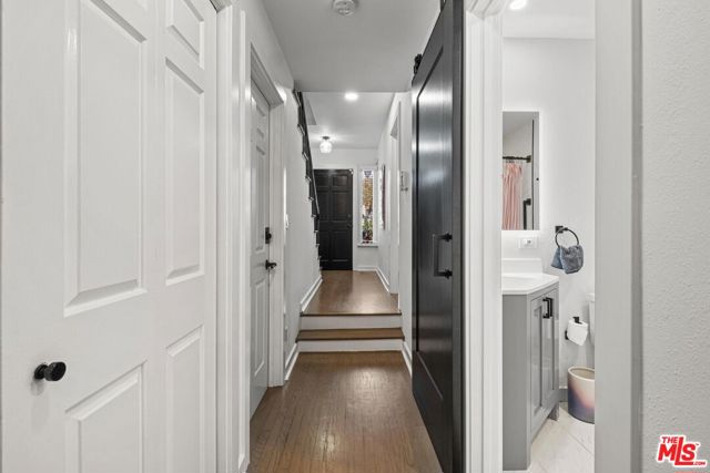 2622 2nd Street, Santa Monica CA: https://media.crmls.org/mediaz/9984e76d-8188-4f94-9222-9c46c752bd96.jpg