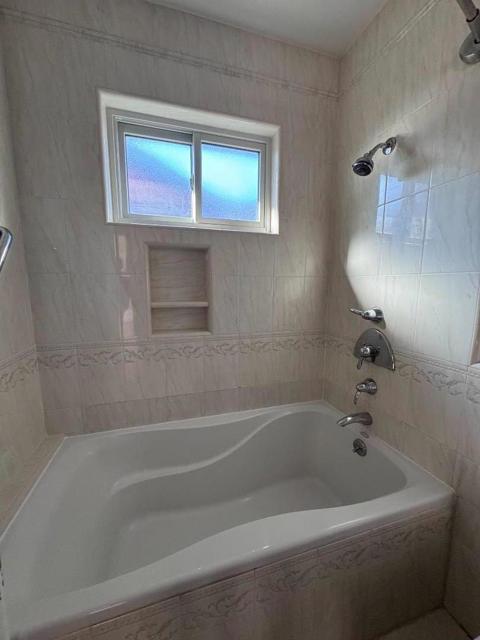 1533 Hawes Court, Redwood City CA: https://media.crmls.org/mediaz/99861388-76e6-4a75-81de-a5a7485cc937.jpg