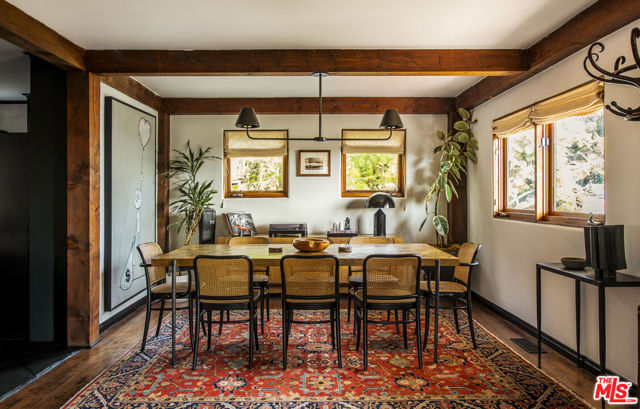 2820 Westshire Drive, Los Angeles CA: https://media.crmls.org/mediaz/9988358f-9b51-4688-ac74-ba5738b9e367.jpg