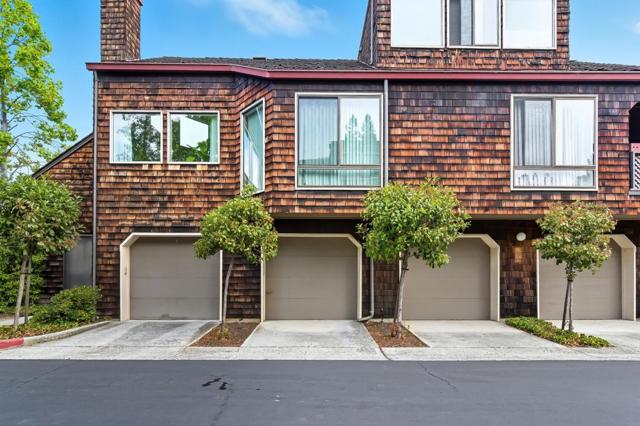 103 Peter Coutts Circle, Stanford CA: https://media.crmls.org/mediaz/99886d8c-8f57-484b-8724-834779408d48.jpg