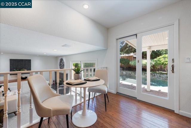 2551 Toltec Cir, San Ramon CA: https://media.crmls.org/mediaz/998872e8-bce5-4c3b-bb57-080fc17dbb15.jpg