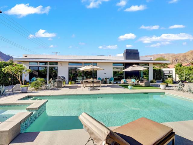 54050 Avenida Obregon, La Quinta CA: https://media.crmls.org/mediaz/99890c56-0603-4c4f-9772-fddd326b2451.jpg