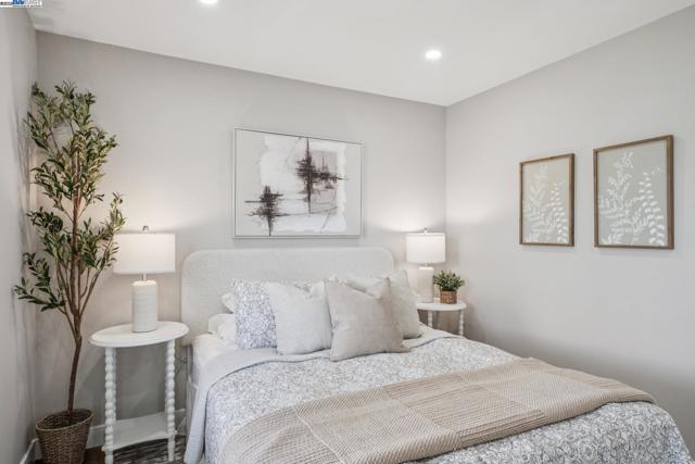 34709 Clover St, Union City CA: https://media.crmls.org/mediaz/99893594-39fd-41eb-8db3-af33ce7957d0.jpg