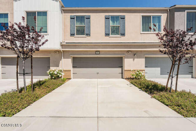 110 Red Brick Drive, Simi Valley CA: https://media.crmls.org/mediaz/998bd3a8-7969-4f9a-849d-8e952961d823.jpg