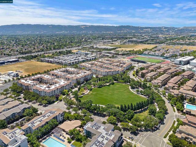 3240 Maguire Way, Dublin CA: https://media.crmls.org/mediaz/998be915-8eb5-40f7-8928-bfad920d3a20.jpg