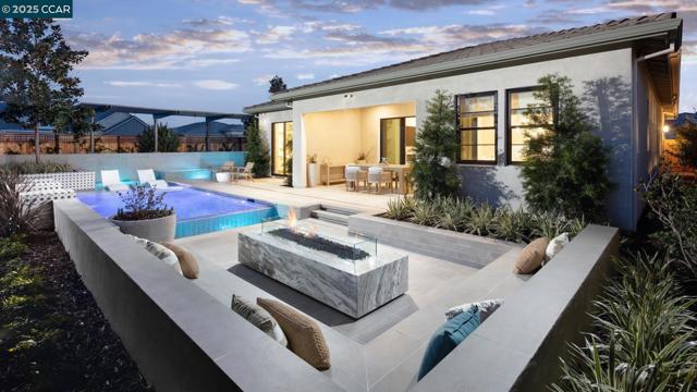 1600 White Rock Drive, Tracy CA: https://media.crmls.org/mediaz/998d2f90-8951-45b0-a905-ff961daa5ee9.jpg