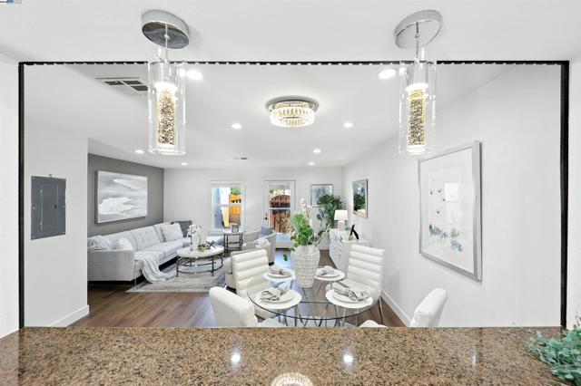 865 Carlisle Way, Sunnyvale CA: https://media.crmls.org/mediaz/998d3442-8505-4b1b-91c3-d265f5f6623d.jpg