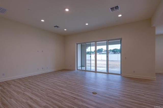Detail Gallery Image 11 of 38 For 2981 Orchard Glen, Escondido,  CA 92026 - 5 Beds | 4 Baths