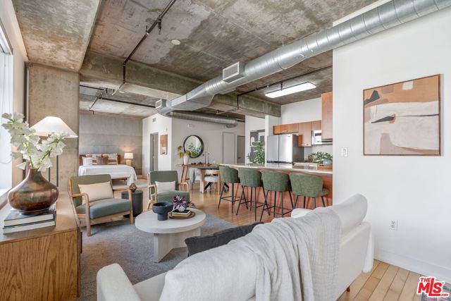 645 W 9th Street, Los Angeles CA: https://media.crmls.org/mediaz/998daffb-4c35-48f4-9bf4-ca3d24b339cd.jpg