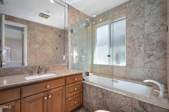 1690 Calle Tierra Vista, Camarillo CA: https://media.crmls.org/mediaz/998eaca5-01cc-4f9d-82e0-86c296946b49.jpg