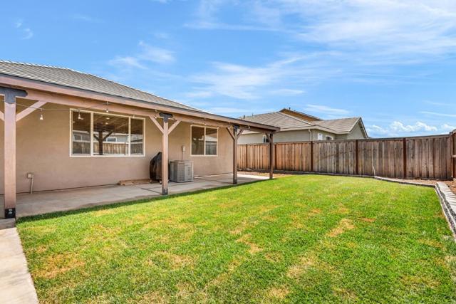 673 Dorset Drive, Patterson CA: https://media.crmls.org/mediaz/998ebe01-fb28-4404-93ba-284d22308270.jpg