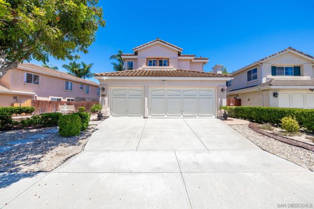 838 Masters Dr, Oceanside CA: https://media.crmls.org/mediaz/998f4471-ea1c-4058-b82c-d4b4a240a59b.jpg