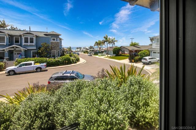 5341 Linda Way, La Jolla CA: https://media.crmls.org/mediaz/998fa011-a96b-400e-bee4-7ca29f93fdc1.jpg