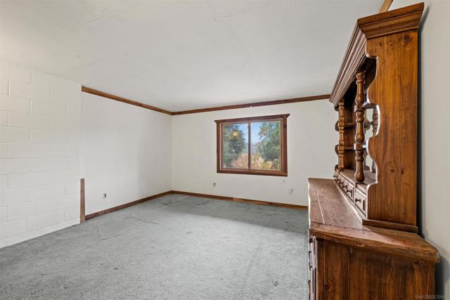 2380 Cape Horn Ave,  CA: https://media.crmls.org/mediaz/99906769-ca39-4361-a458-0396c53ce141.jpg