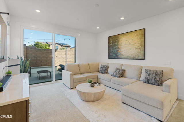 509 snowdrop Lane, Santa Paula CA: https://media.crmls.org/mediaz/9990a0da-29ac-49c9-b896-258894a698ec.jpg