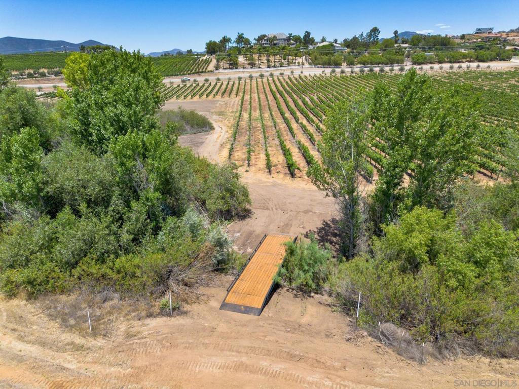 MLS #250033291SD image #16