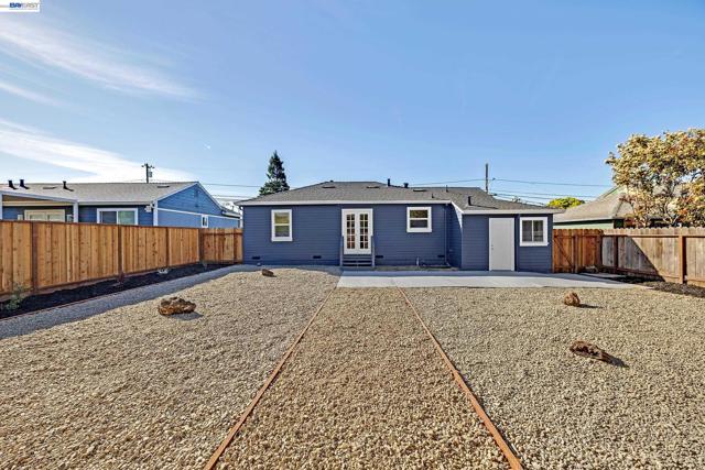 Image 3 of 30 For 2226 Vegas Ave