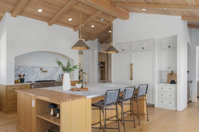 6260 Waverly Avenue, La Jolla CA: https://media.crmls.org/mediaz/9991d265-a26a-4a4a-b1a5-0ea5bf4c8149.jpg