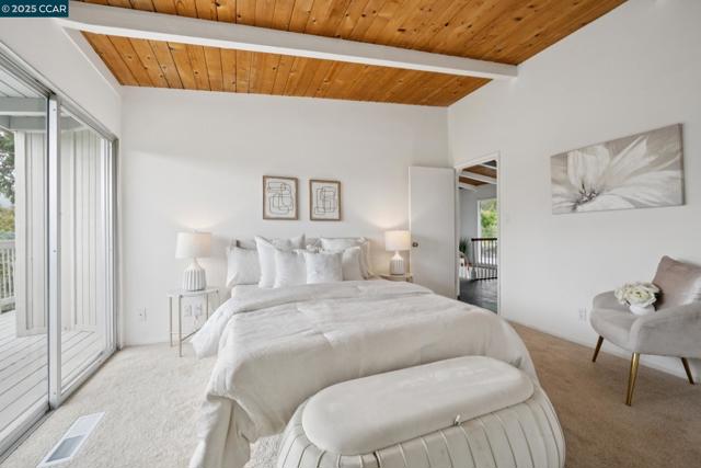 12 La Cresta Rd, Orinda CA: https://media.crmls.org/mediaz/9993355d-759e-4ba8-a4a8-5efe91a48ad0.jpg