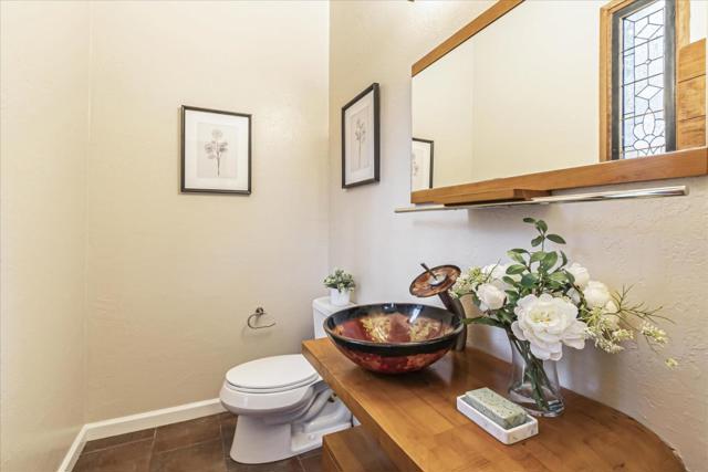 19233 Mountain Way, Los Gatos CA: https://media.crmls.org/mediaz/99936d3f-2f84-445e-a290-369f8b0b3c3b.jpg